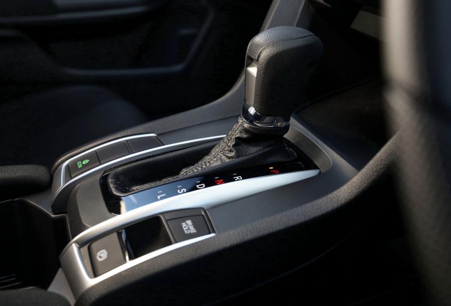 Детали интерьера Honda Civic VTi Sedan (FC) 2019 года  (AU) (фото 33 из 35)
